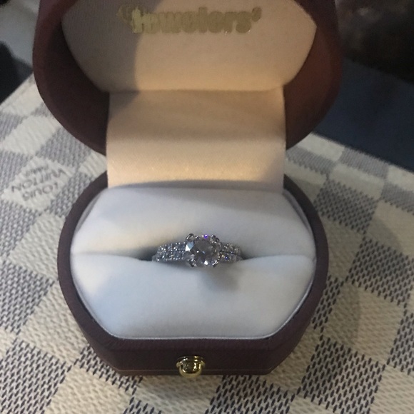 Diamond Ring - Picture 1 of 2